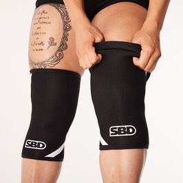 Momentum Powerlifting Knee Sleeves, 7mm, 2XS  SBD Momentum Knäskydd för styrkelyft 7mm