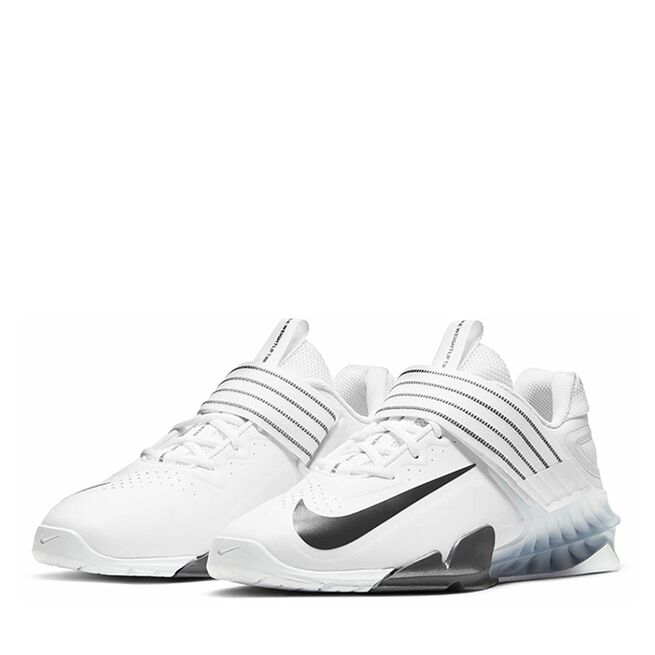 Nike Savaleos, White