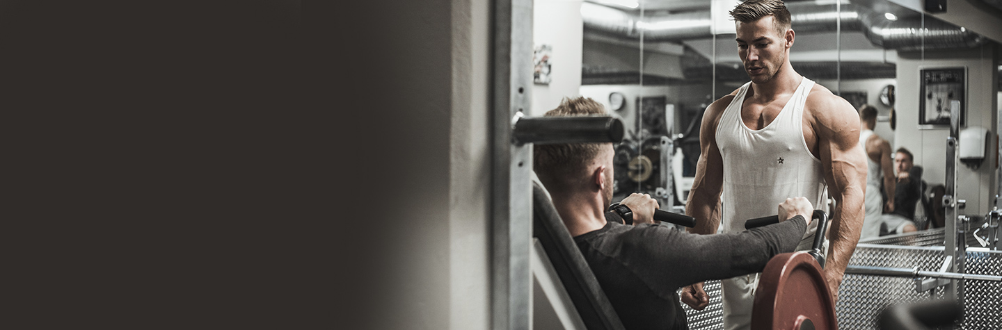 Tränar på gym