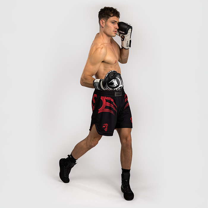 Venum X Mike Tyson Everyone has a plan Boxningsshorts Svart R&ouml;d