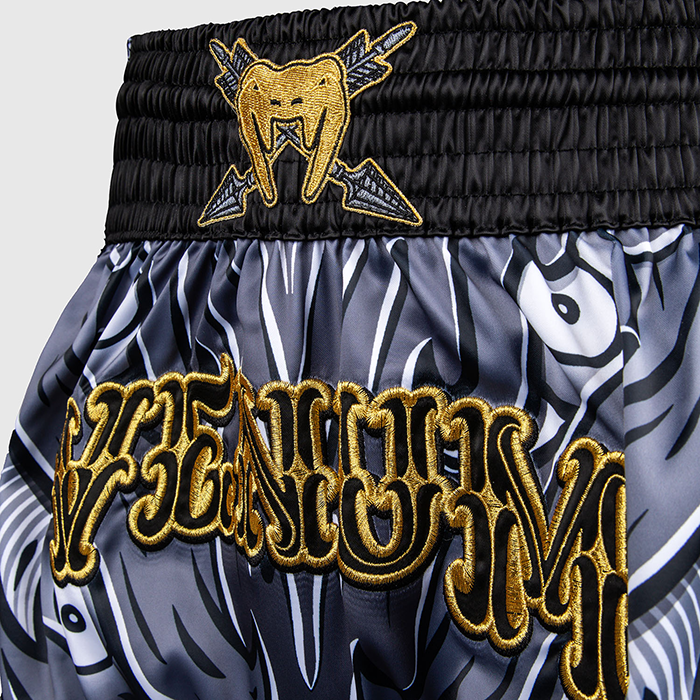 Venum Wolf Atak Thaishorts Svart Gr&aring;