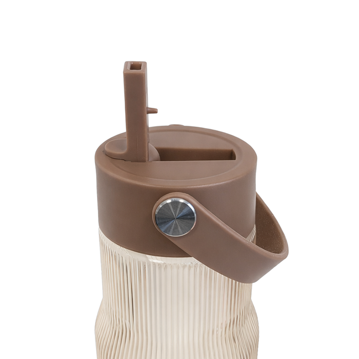 Casall Vattenflaska Fluted Flip Straw Tumbler 0,85 L