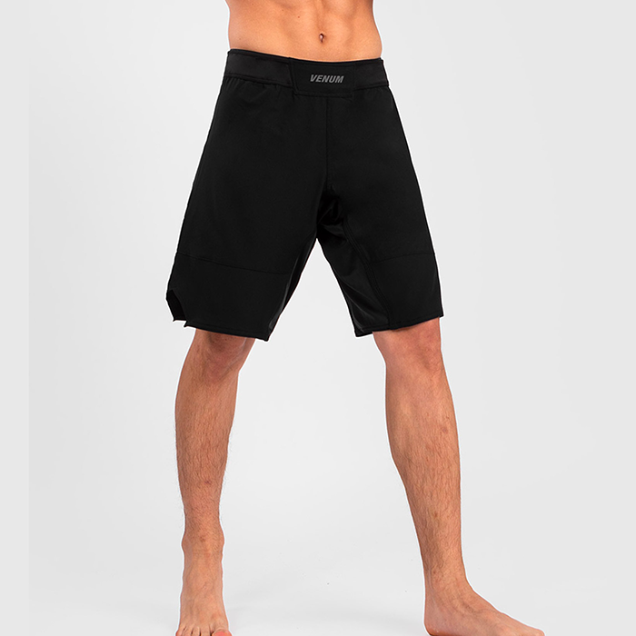 Läs mer om Venum G-Fit Air Fightshort Black