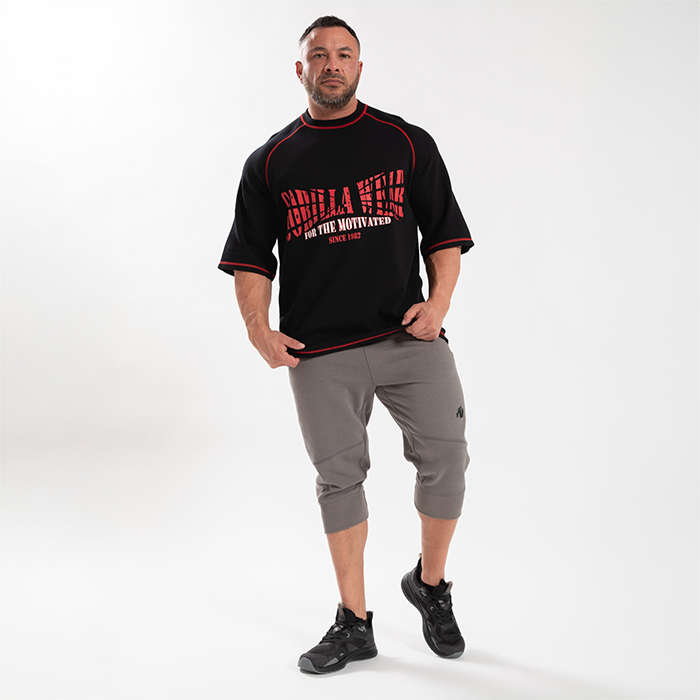 Finley Oversized T-Shirt Svart R&ouml;d