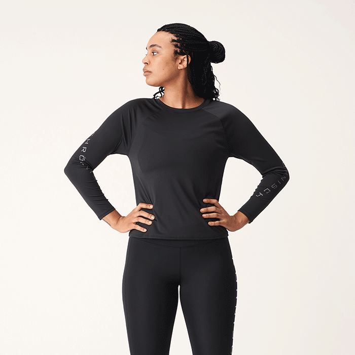 Läs mer om Active Logo Long Sleeve, Black