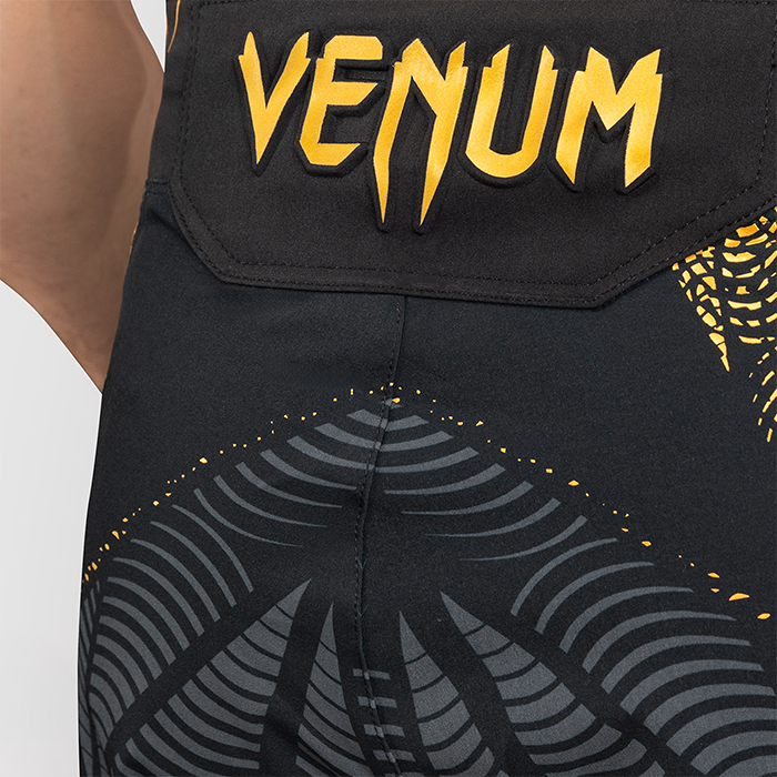 UFC Zenith by Venum Fight Night Fightshorts Kort modell Svart Guld