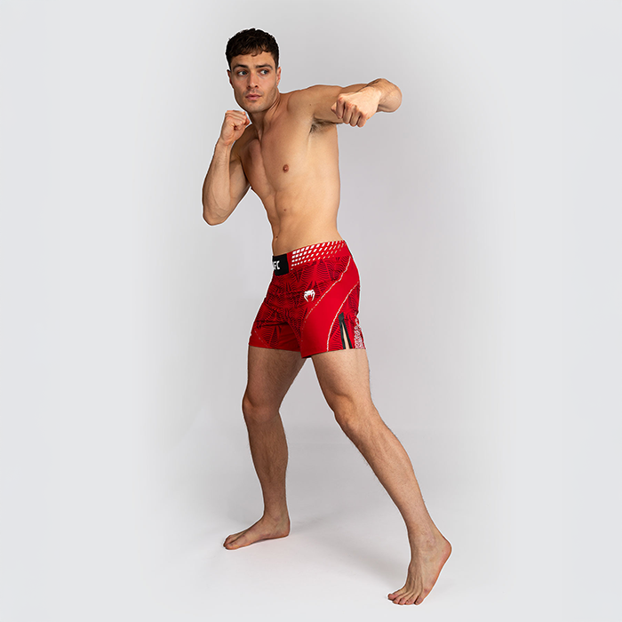 UFC Zenith by Venum Fight Night Fightshorts Kort modell R&ouml;d