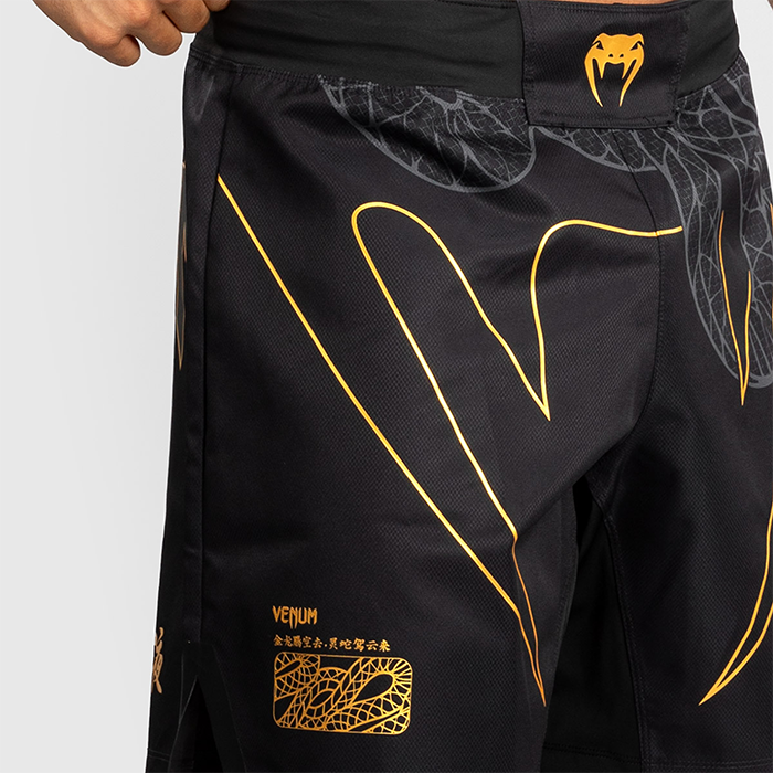 Serpenti Fightshorts Svart Silver Guld
