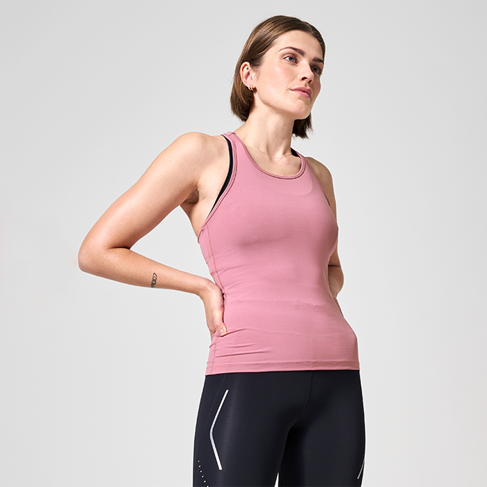 Läs mer om Essential Racerback, Mineral Pink