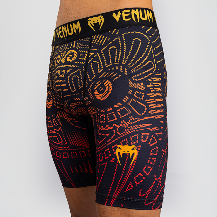 Venum Quetzal Fury Vale Tudo Shorts Svart R&ouml;d Orange