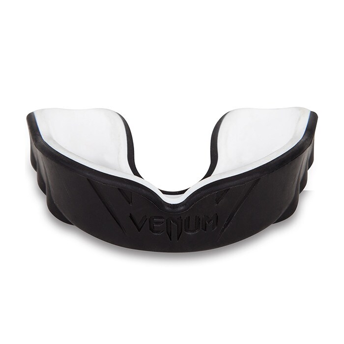 Läs mer om Mouthguard Challenger, Black/White