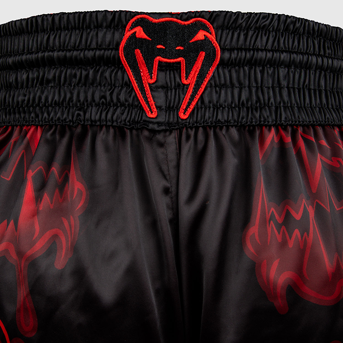 Venum Wolf Atak Thaishorts Svart R&ouml;d
