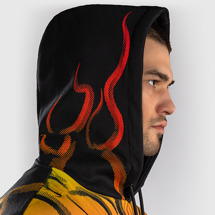 Venum x TEKKEN 8 Huvtr&ouml;ja Yoshimitsu Svart Orange