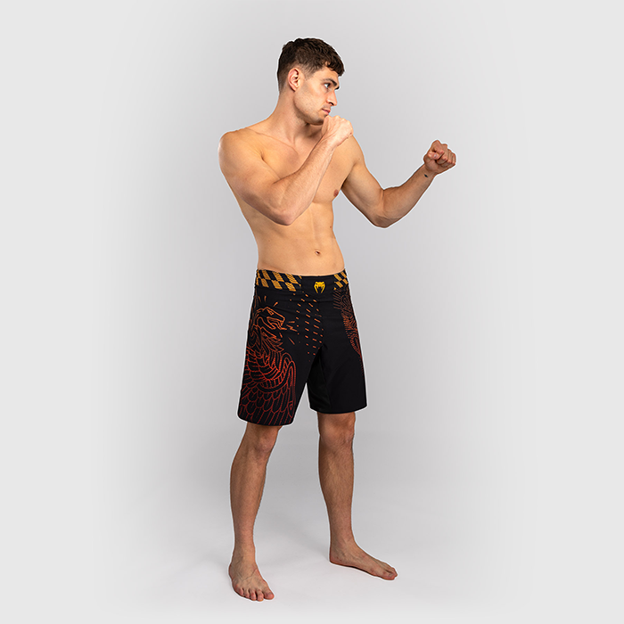 Venum Quetzal Fury Fightshorts Svart R&ouml;d Orange