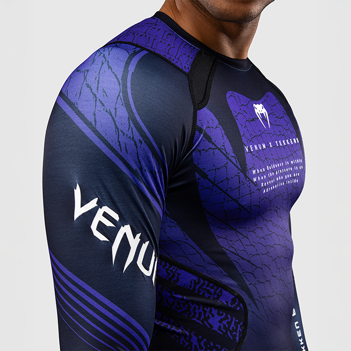 Venum x TEKKEN 8 L&aring;ng&auml;rmad Rashguard Kazuya Svart Lila
