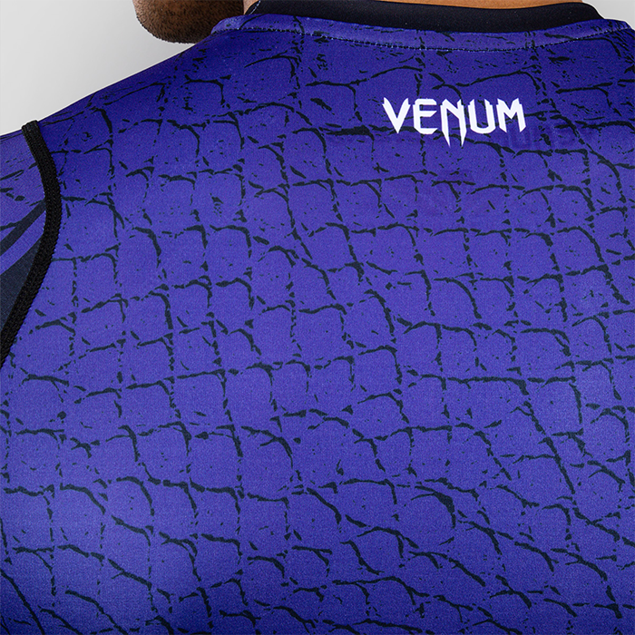 Venum x TEKKEN 8 L&aring;ng&auml;rmad Rashguard Kazuya Svart Lila