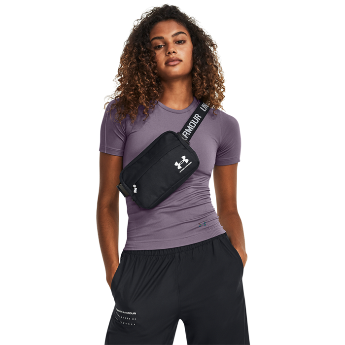 Essential Crossbodyv&auml;ska Svart